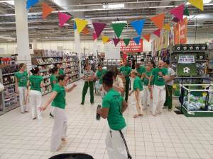 Demonstration Capoeira Carrefour Beaulieu (32)
