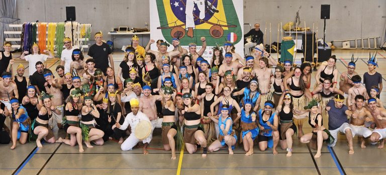 Photo de groupe du festival de capoeira Jacobina Arte 2025 à Saint-Sébastien-sur-Loire